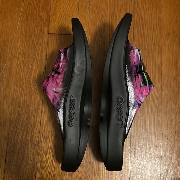 COPY - Oofos Slides - Picture 2 of 5